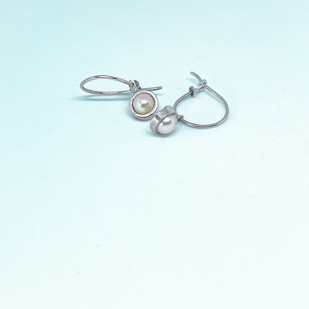 Hoop Earrings with Solar Pearl Charms