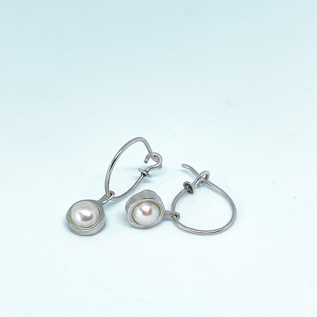 Hoop Earrings with Solar Pearl Charms